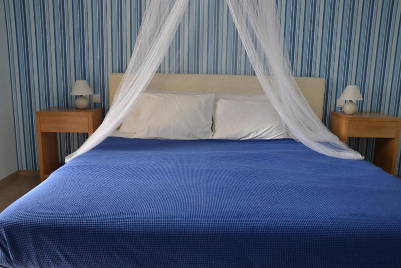 Valente Perlia Rooms Poros Town エクステリア 写真